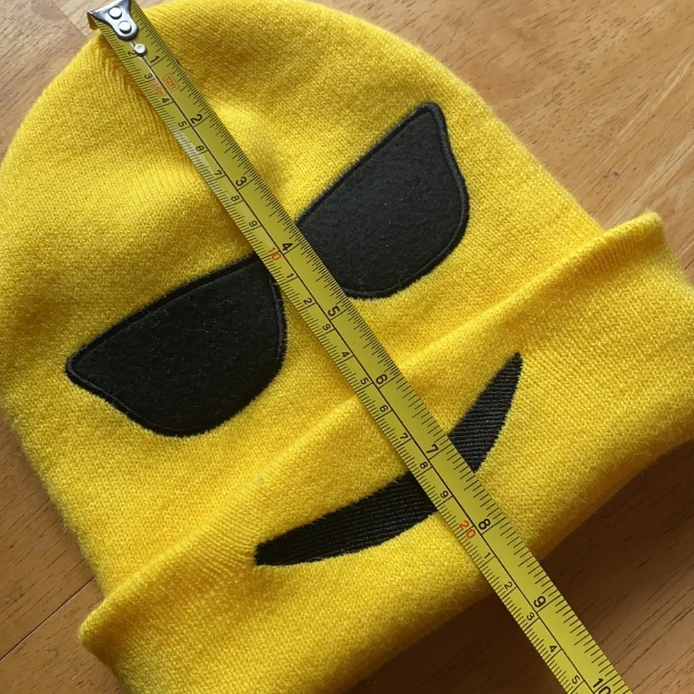 Yellow Beanie style hat like new - Picture 3 of 5